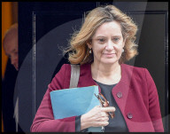 NEWS - Grossbritannien: Innenministerin Amber Rudd tritt zurück
