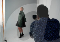 PEOPLE - Promis besuchen das Shutterstock Studio in Los Angeles