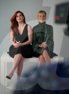 PEOPLE - Promis besuchen das Shutterstock Studio in Los Angeles