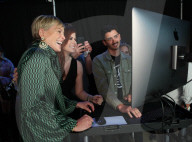 PEOPLE - Promis besuchen das Shutterstock Studio in Los Angeles