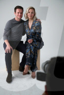 PEOPLE - Promis besuchen das Shutterstock Studio in Los Angeles
