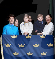 PEOPLE - Stockholm: Feierlichkeiten zum 72. Geburtstag von König Carl Gustaf: Prinz Oscar nur mässig begeistert