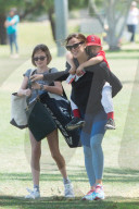 EXKLUSIV - Jennifer Garner holt mit Tochter Violet ihren Sohn vom Baseballspielen ab