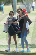 EXKLUSIV - Jennifer Garner holt mit Tochter Violet ihren Sohn vom Baseballspielen ab