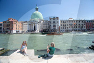 FEATURE - Pix of the Day: Bilder des Tages