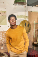 STUDIO - Alfred Enoch
