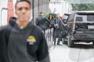 EXKLUSIV - Kim Kardashian von ihren Bodyguards umzingelt