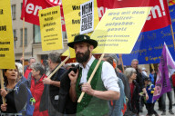 FEATURE - Pix of the Day: Bilder des Tages