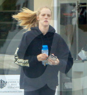 EXKLUSIV - Abby Champion am joggen