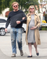EXKLUSIV - Hochschwangere Kirsten Dunst am shoppen mit Jesse Plemons
