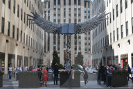 NEWS - New York: Anselm Kiefer's 'Uraeus' vor dem Rockefeller Center