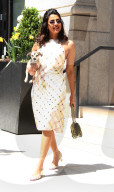  PEOPLE -  Auch Priyanka Chopra hat ein Accessoire-Hündchen