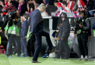 NEWS - Fussball: Arsenal-Trainer Arsene Wenger beendet seine Karriere ohne letzten Titelsieg