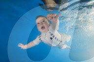 FEATURE - Unterwasser Babys