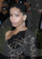 PEOPLE - Metropolitan Museum Gala: Zoe Kravitz zugeknöpft