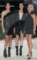 PEOPLE - Metropolitan Museum Gala: Die schwangere Charlotte Casiraghi