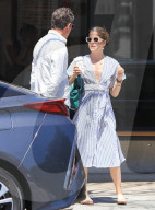 PEOPLE - Selma Blair im sommerlichen Look in Studio City unterwegs