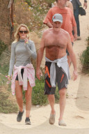 EXKLUSIV - David Hasselhoff walkt Oben Ohne mit seiner Hayley durch Malibu