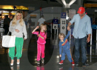 PEOPLE - Jessica Simpson landet mit der Familie in New York