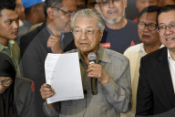 NEWS - Machtwechsel in Malaysia: 92-jÃ¤hriger Ex-Premier gewinnt Wahl
