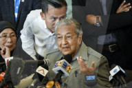 NEWS - Machtwechsel in Malaysia: 92-jÃ¤hriger Ex-Premier gewinnt Wahl