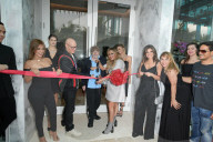 PEOPLE - Phil Collins eröffnet mit Frau Orianne einen Schmuckladen in Miami