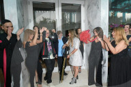 PEOPLE - Phil Collins eröffnet mit Frau Orianne einen Schmuckladen in Miami