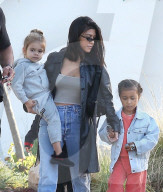 PEOPLE - Nori West feiert mit ihren Tante Kourtney den Muttertag