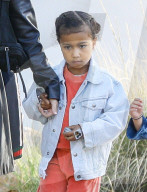 PEOPLE - Nori West feiert mit ihren Tante Kourtney den Muttertag