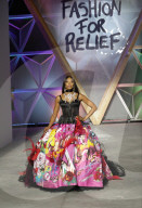 PEOPLE - Cannes: Naomi Campbell geht am Fasion For Relief über den Catwalk