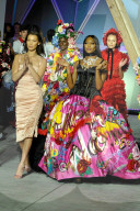 PEOPLE - CANNES: Prominente an der Fashion for Relief