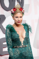 PEOPLE - CANNES: Prominente an der Fashion for Relief