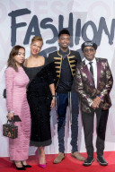 PEOPLE - CANNES: Prominente an der Fashion for Relief