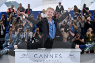 PEOPLE - CANNES: Ein Spagat beim Photocall von "Girl"