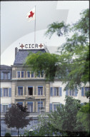 IKRK-Gebäude mit Fahne in Genf 1989