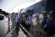 NEWS - Japaner demonstrieren gegen US Waffenstützpunkt in Okinava