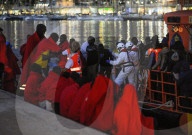 NEWS - 54 Flüchtlinge aus Seenot in Malaga gerettet