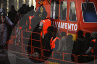 NEWS - 54 Flüchtlinge aus Seenot in Malaga gerettet