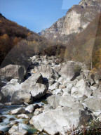 Trockenes Flussbett
