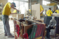 Schreinerlehrlinge an der Arbeit, 2006