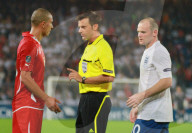 Goekhan Inler,Schiedsrichter Nicola Rizolli,Wayne Rooney Schweiz-England 