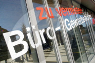 Büro- und Gewerbeflächen zu vermieten in Suhr, 2004