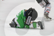 Remo Hirt  EHC Olten verletzt am Boden   EHC Olten - EHC Visp