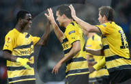 Torjubel Thierry Doubai ,  David Degen und Senad Lulic  BSC Young Boys