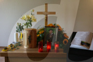 Urne und Kondolenzbuch von Ruedi Rymann