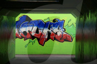 Graffiti an einer Autobahnunterfuehrung