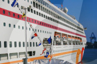 Ocean Village Two Kreuzfahrtschiff London im Hafen von Genua