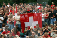 1. August-Feier auf dem Rütli 2005: Rechtsradikalen und andere Zuschauer