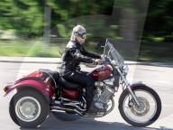 Motorradfahrer ohne Helm, Trike, 2005