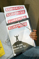 Surprise-Verkäufer, Arbeitslosenzeitung, 2004